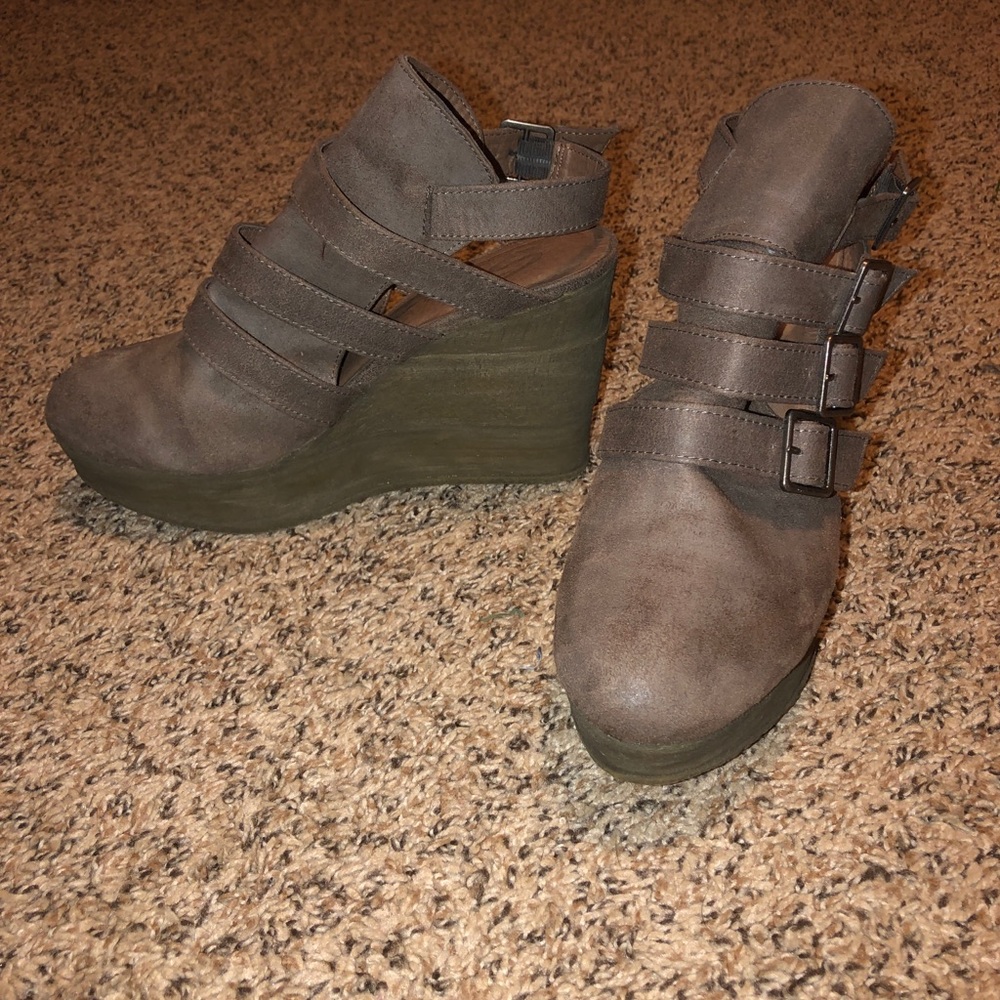 Sbicca Cross Buckle booties